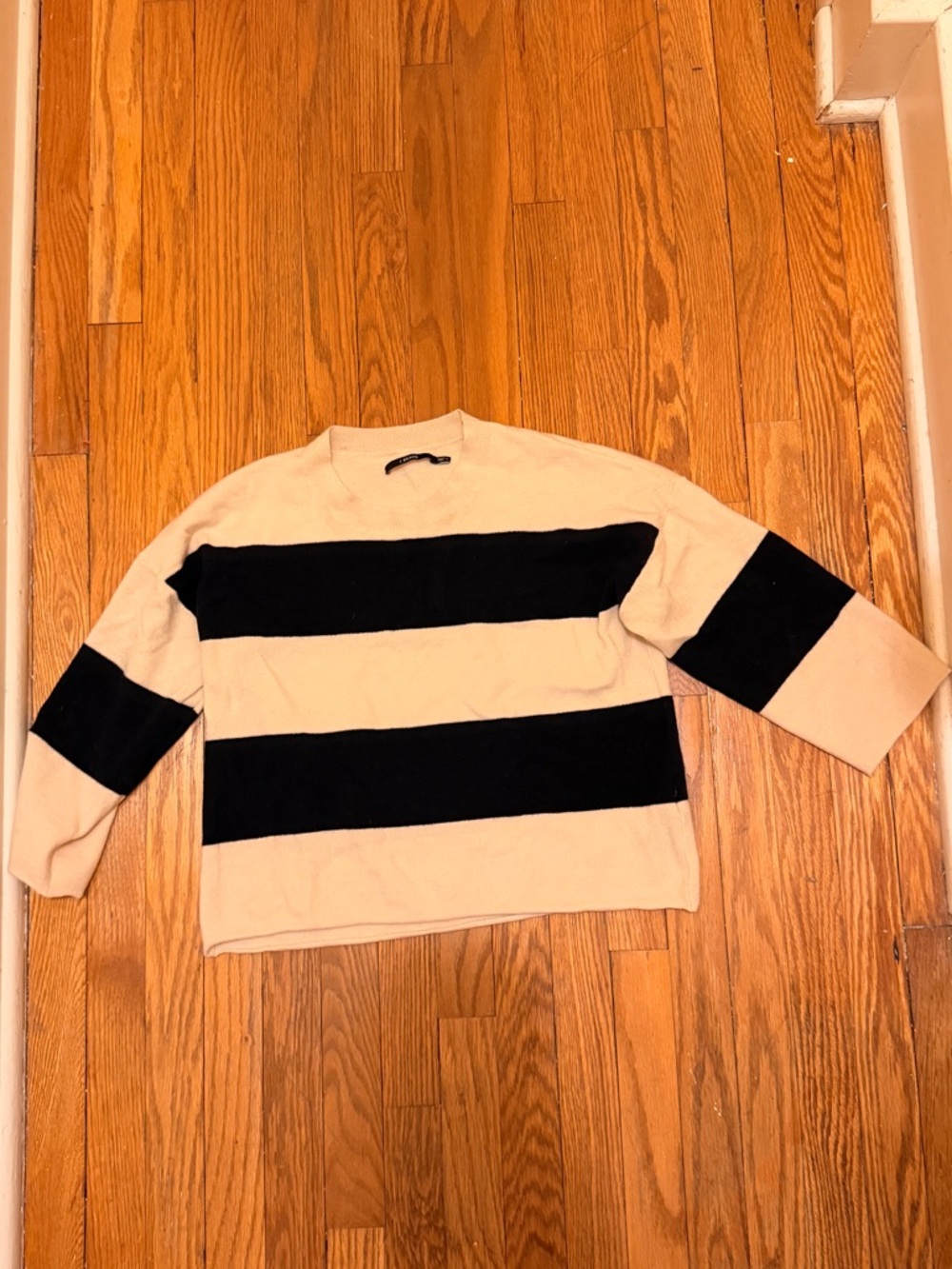 J Brand M 100%merino wool Mariner cropped striped sweater Black/DkNavy& Ivory.